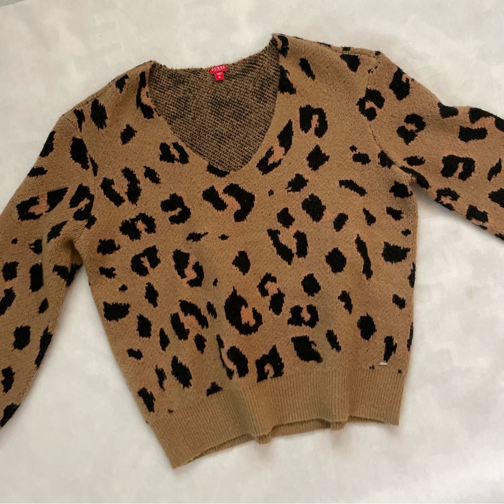 Guess - Women leopard print V-Neck knitted sweater- XL